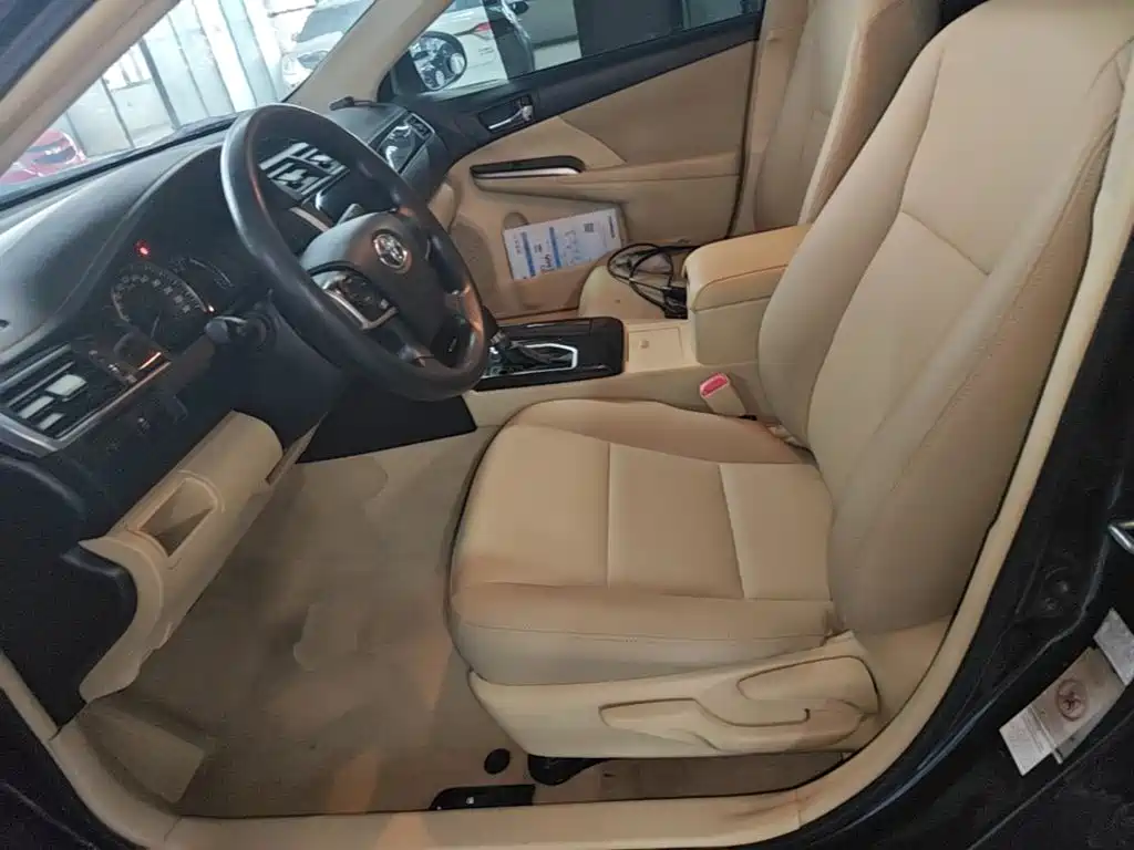 Toyota Camry 2016 — фото 15