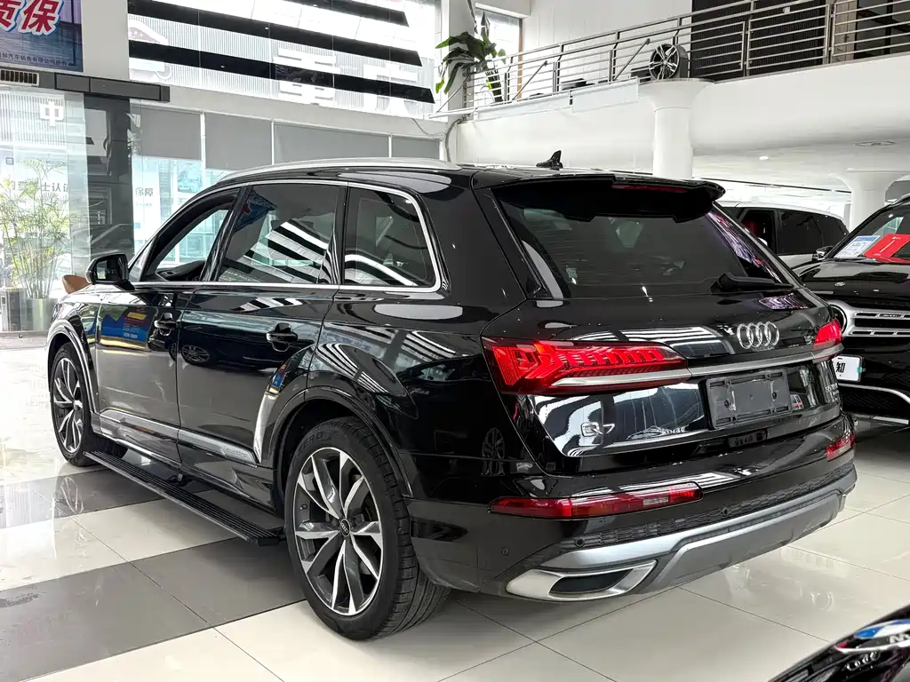 Audi Q7 2020 — фото 18