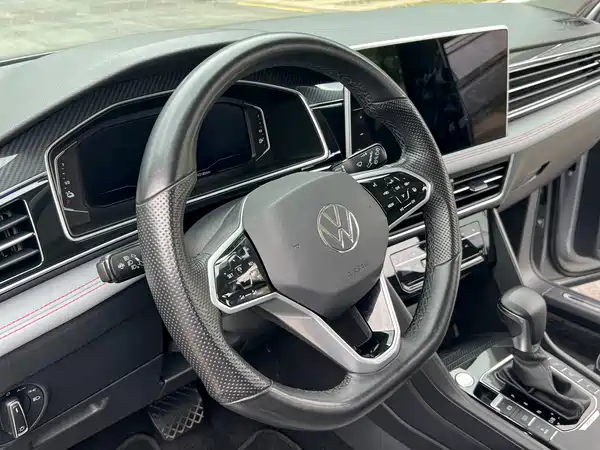 Volkswagen Tiguan L Plug-In Hybrid 2021