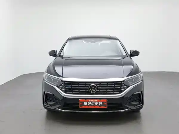 Volkswagen Passat Plug-In Hybrid 2023