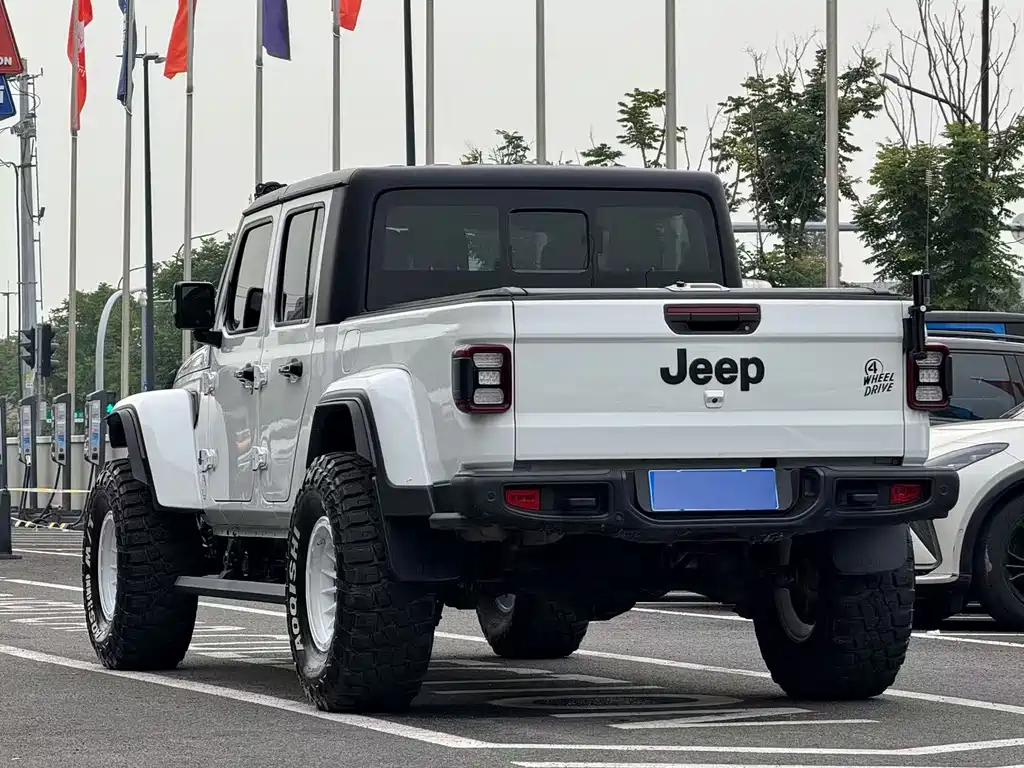 Jeep Gladiator 2023 — фото 9