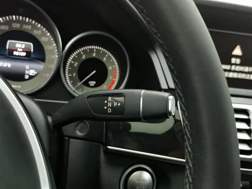 Mercedes-Benz E-Class 2014 — фото 13