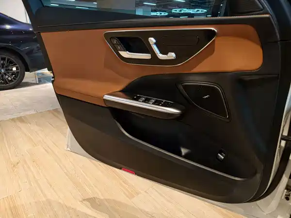 Mercedes-Benz C-Class 2024