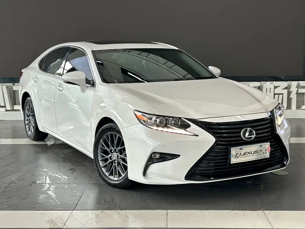 Lexus ES 2018 — фото 3