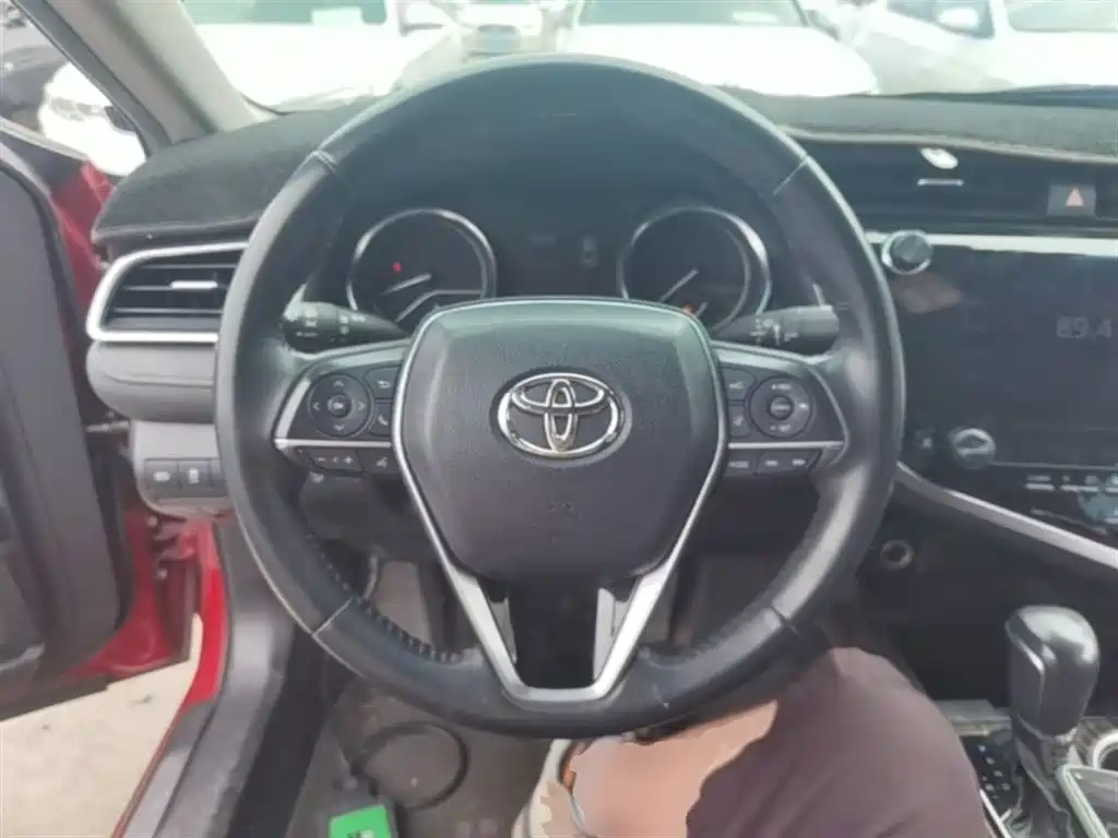 Toyota Camry 2020 — фото 11