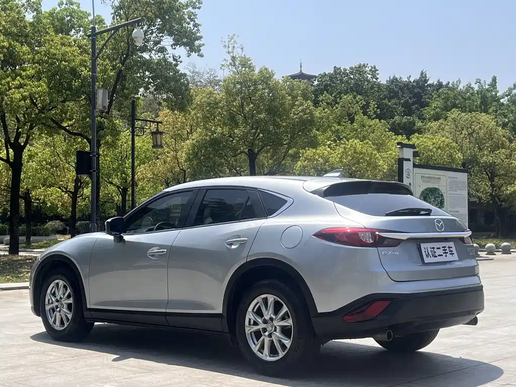 Mazda CX-4 2017 — фото 9