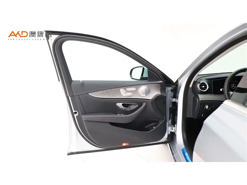 Mercedes-Benz E-Class 2020 — фото 10
