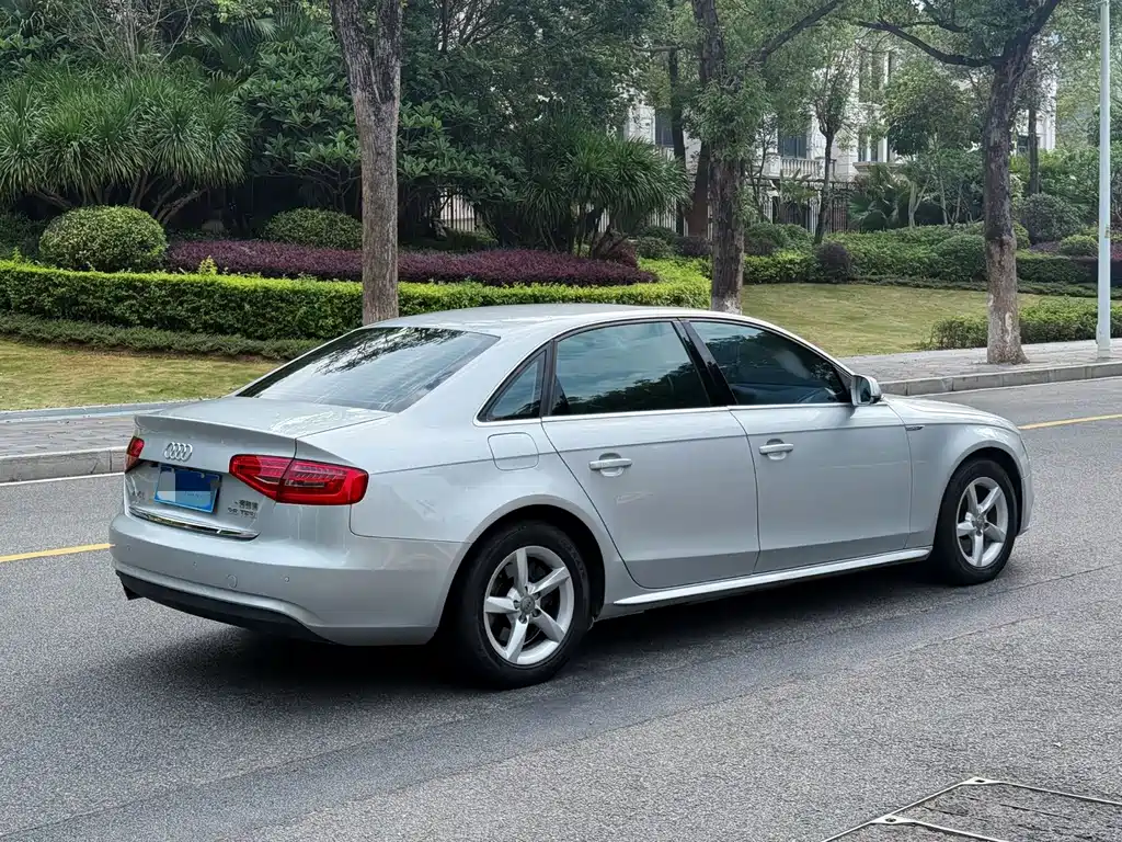 Audi A4L 2015