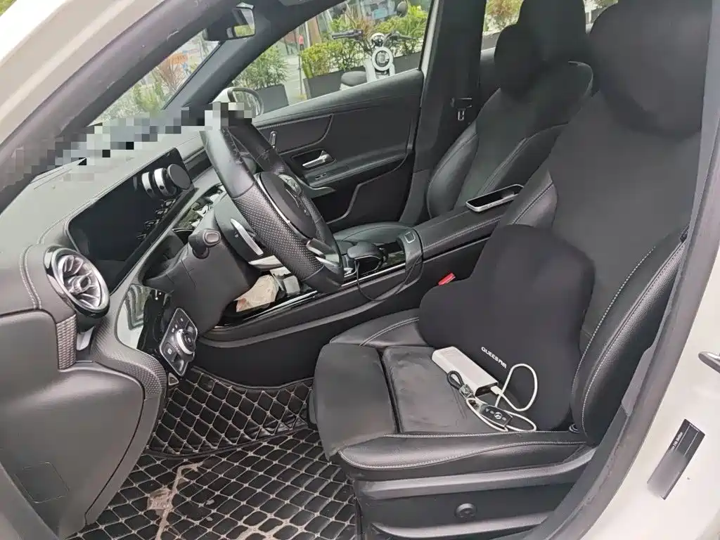Mercedes-Benz A-Class 2019 — фото 16