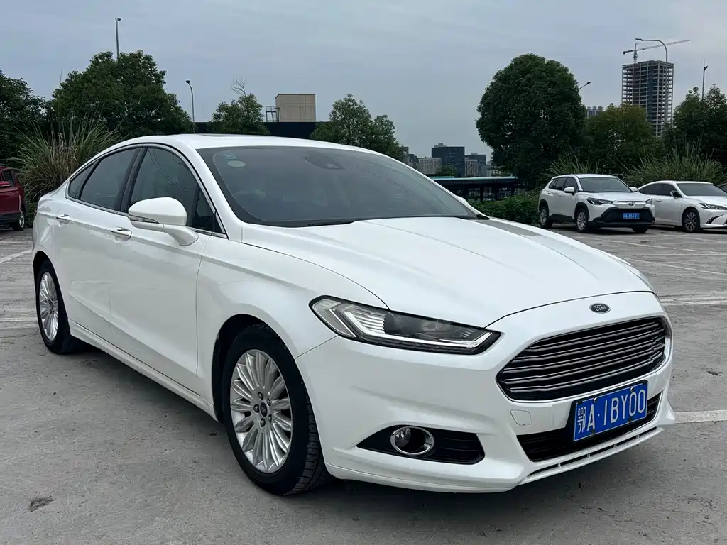 Ford Mondeo 2014 — фото 3