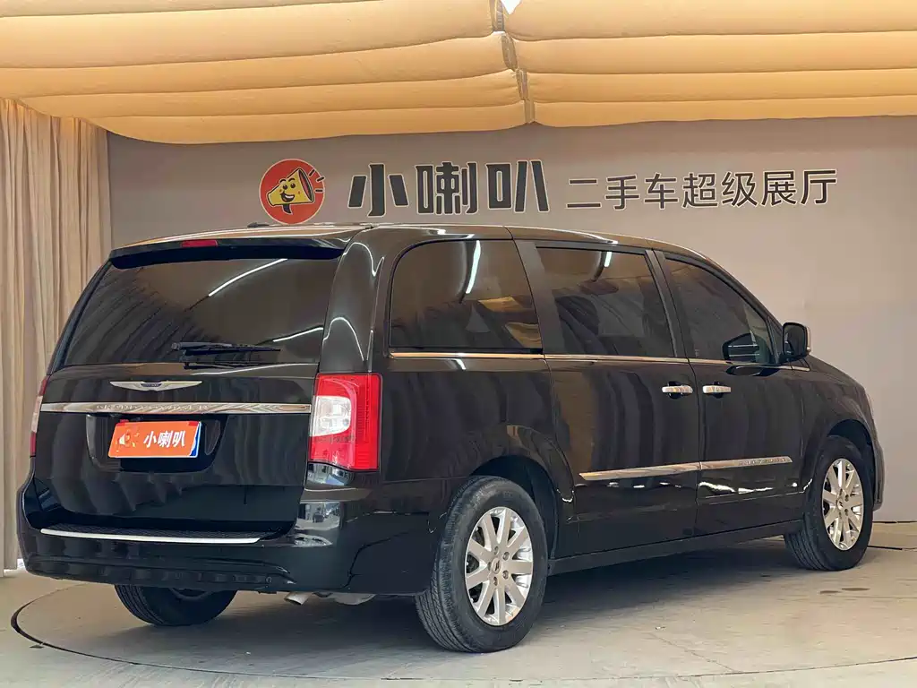 Chrysler Grand Voyager 2015 — фото 27