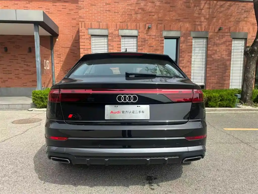 Audi Q8 2024 — фото 13