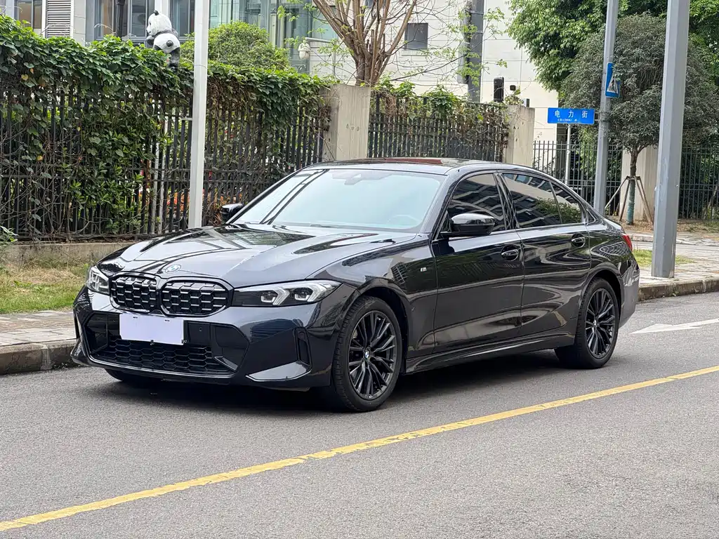 BMW 3 Series 2023 — фото 1