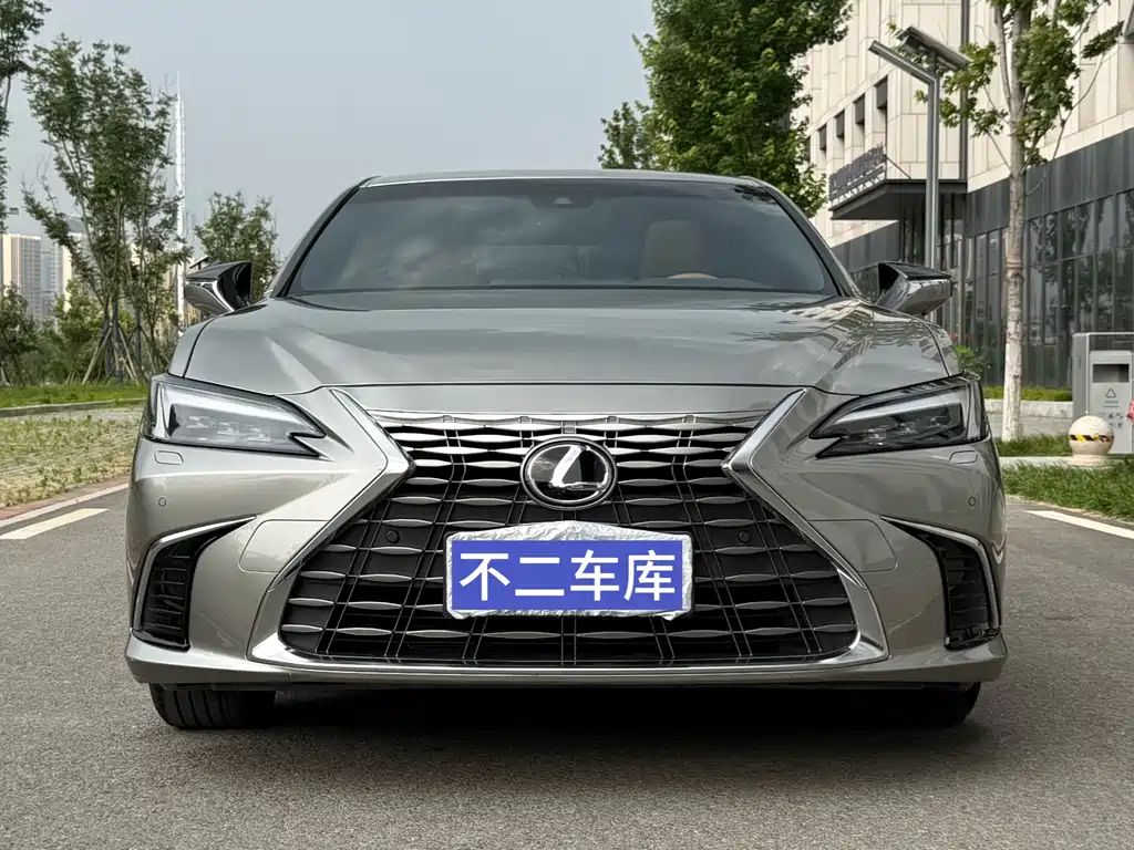 Lexus ES 2025 — фото 2