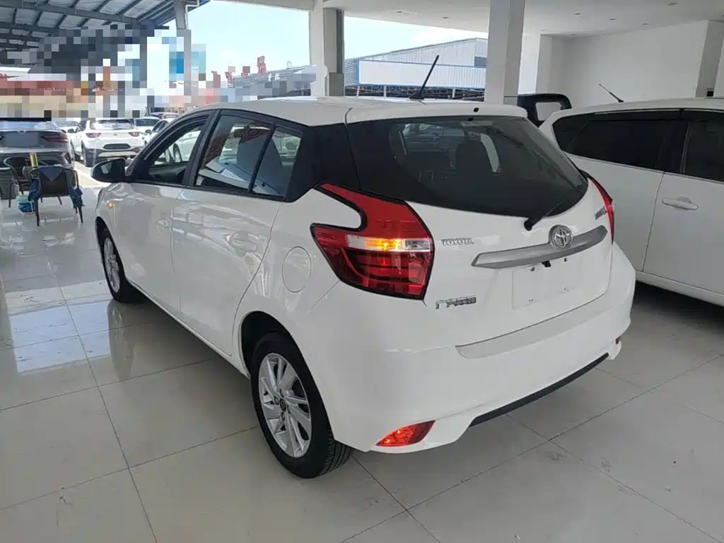 Toyota Yaris L 2016 — фото 5