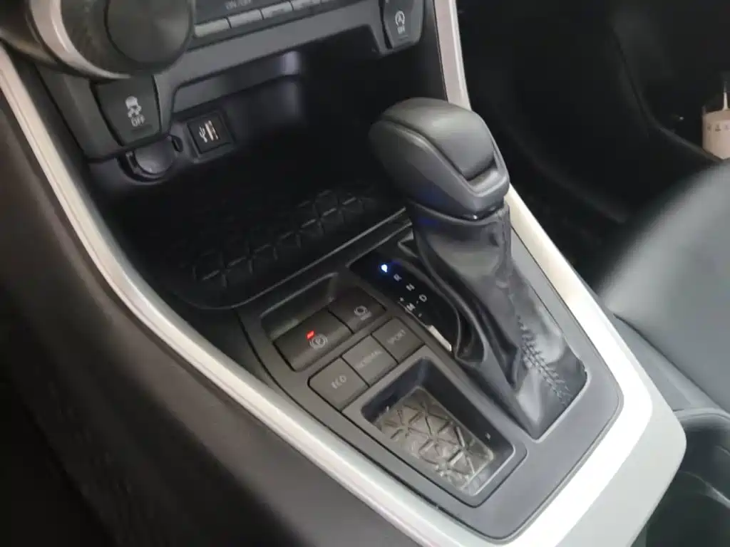 Toyota Wildlander 2024 — фото 14