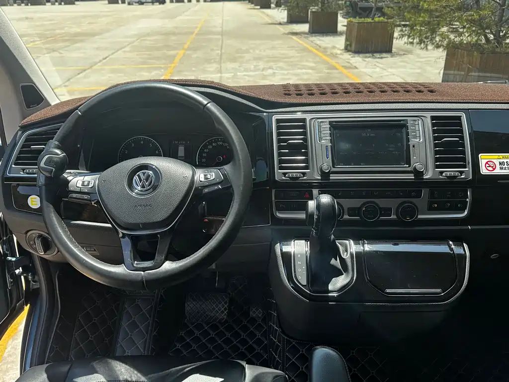 Volkswagen Multivan 2019 — фото 3