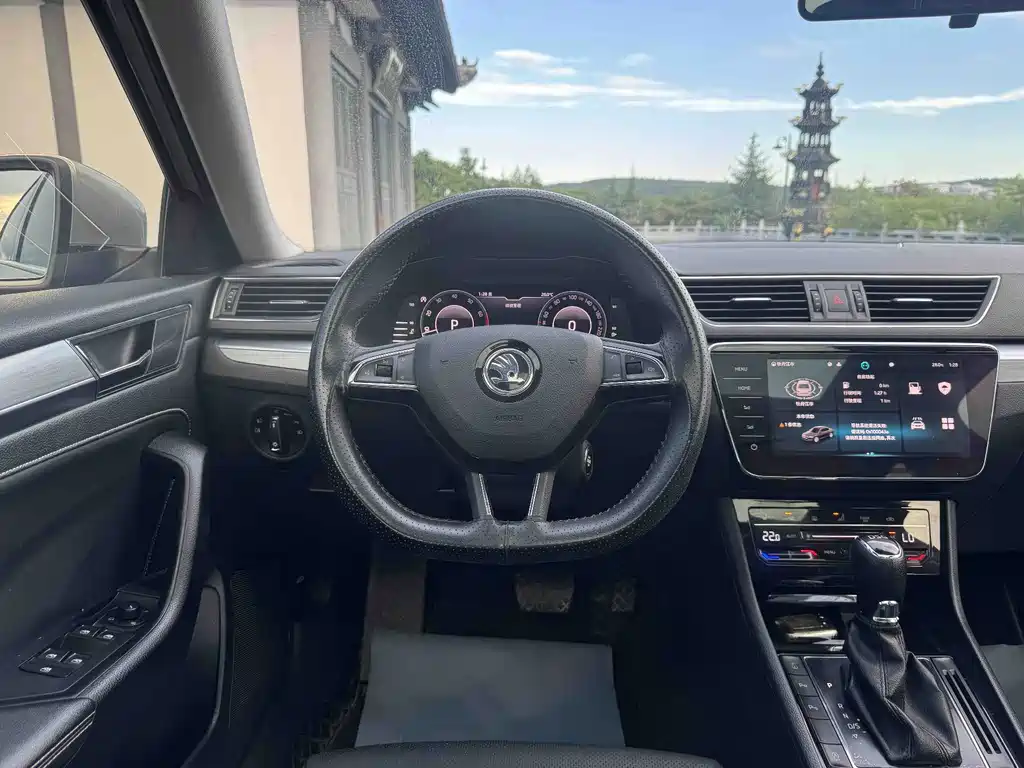 Skoda Superb 2022 — фото 15