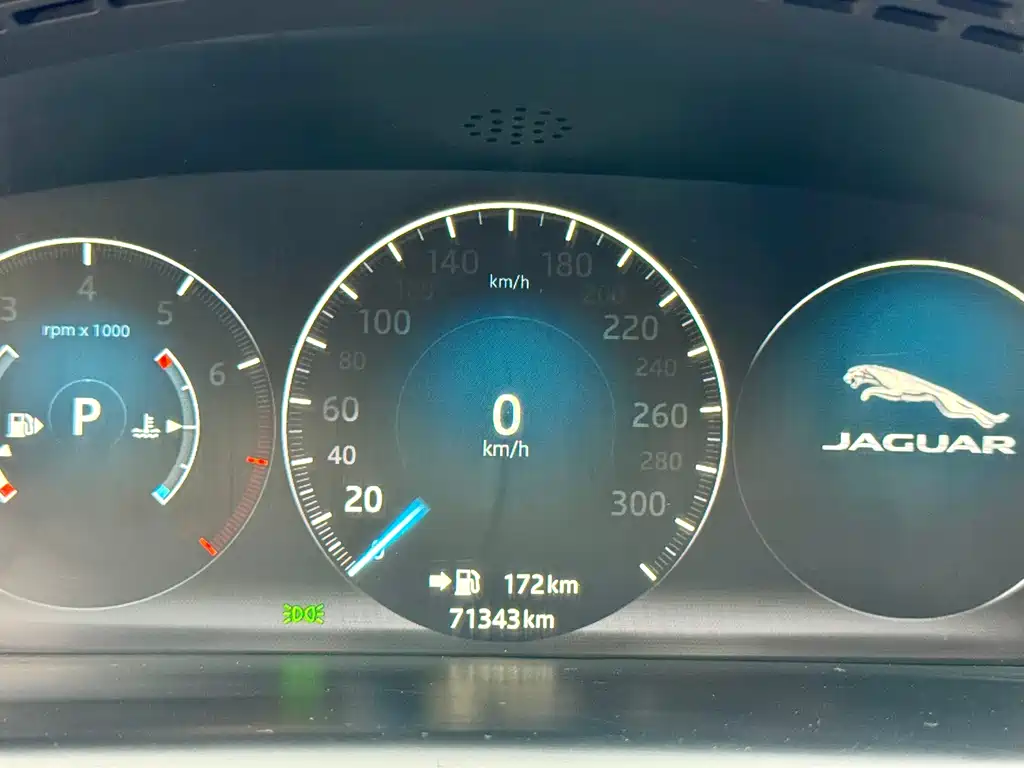Jaguar XJ 2018 — фото 16