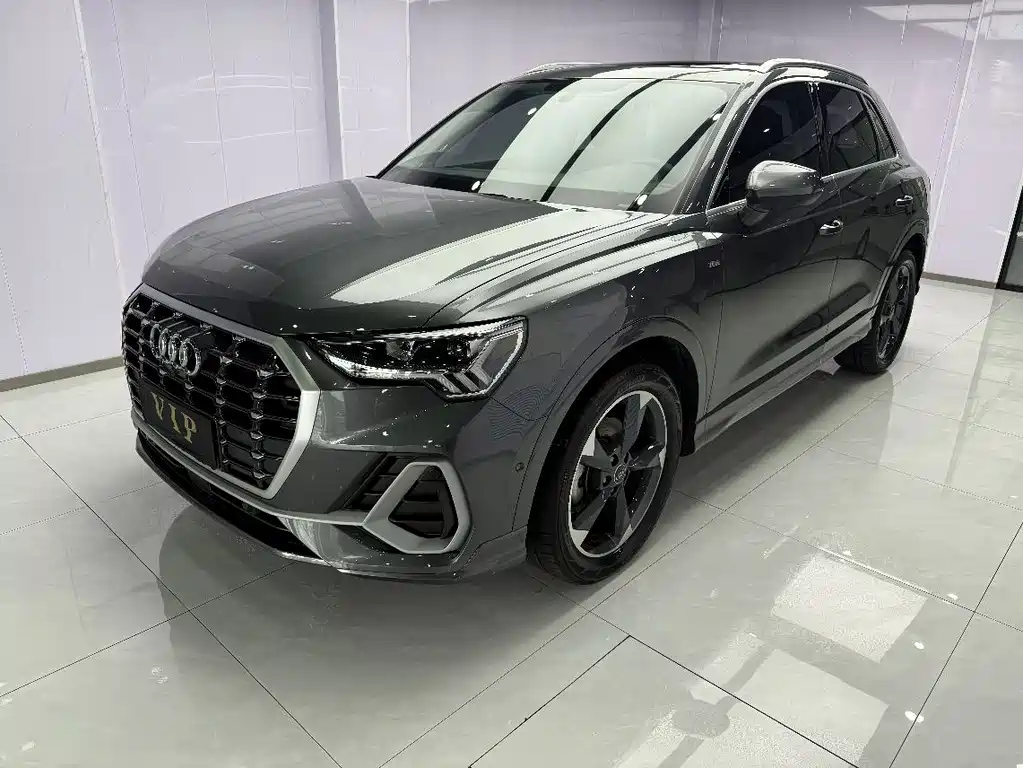 Audi Q3 2023 — фото 1