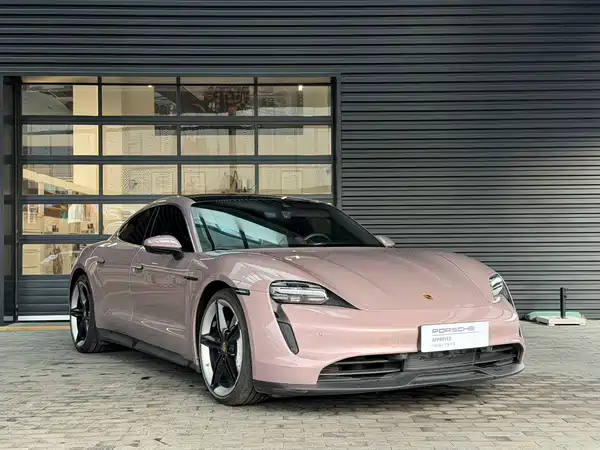 Porsche Taycan 2023