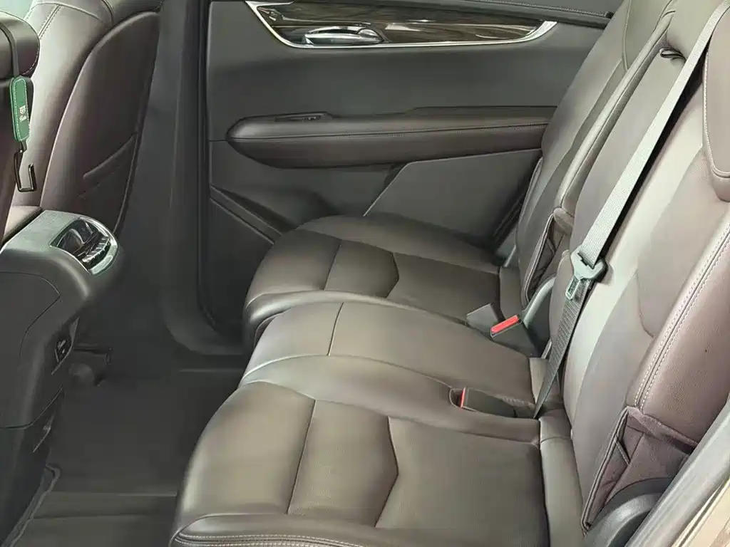 Cadillac XT6 2021 — фото 16
