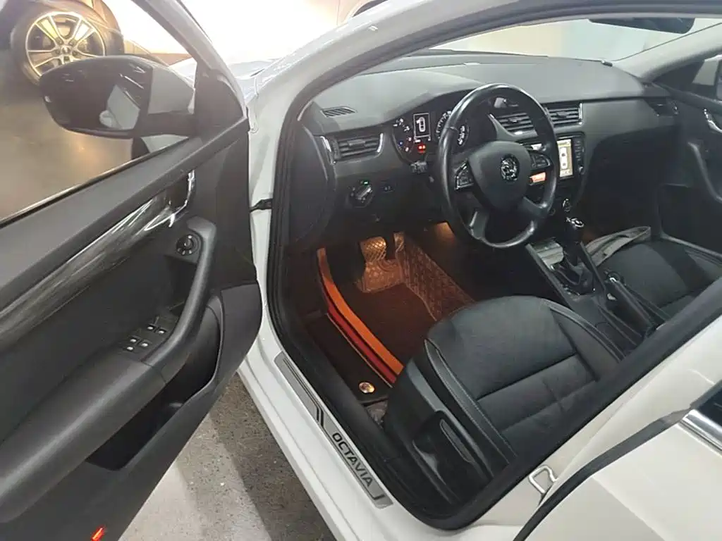 Skoda Octavia 2016 — фото 16