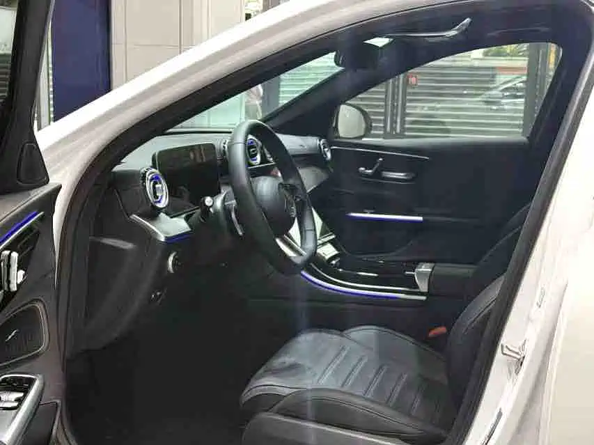 Mercedes-Benz C-Class 2024