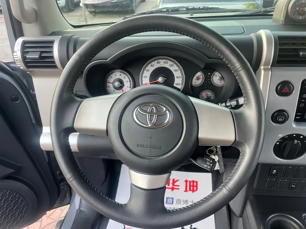 Toyota FJ Cruiser 2019 — фото 14