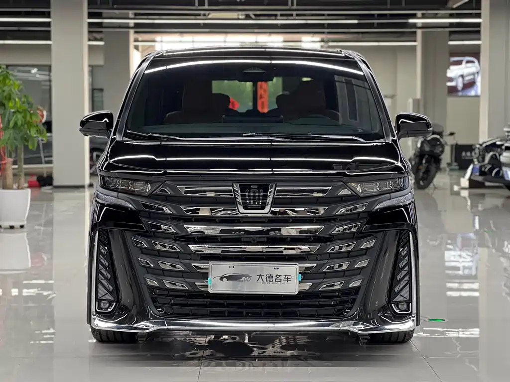 Toyota Vellfire 2025 — фото 2