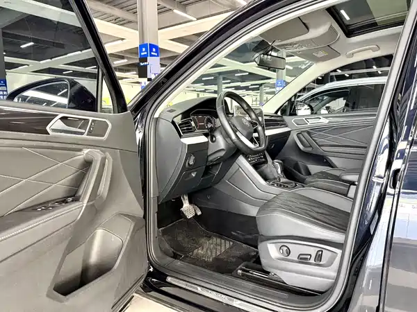 Volkswagen Tiguan L 2023