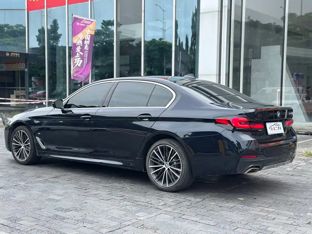 BMW 5 Series 2022 — фото 17
