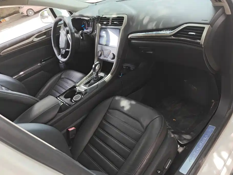 Ford Mondeo 2015 — фото 8