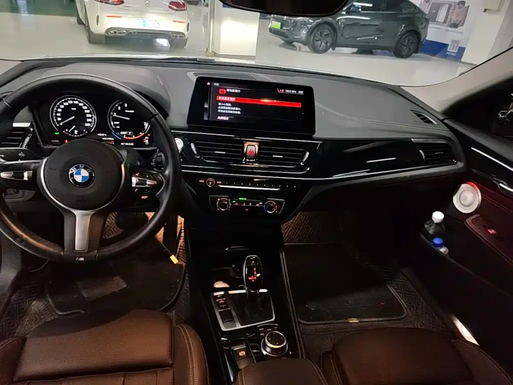 BMW 1 Series 2023 — фото 14