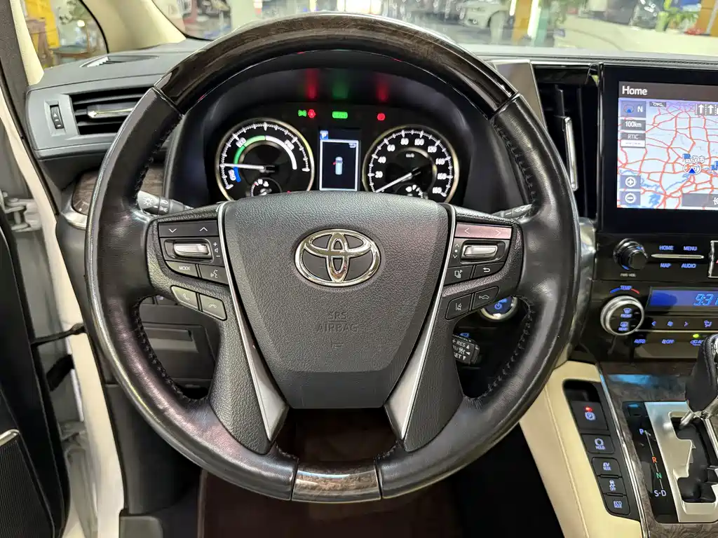 Toyota Alphard 2023 — фото 5