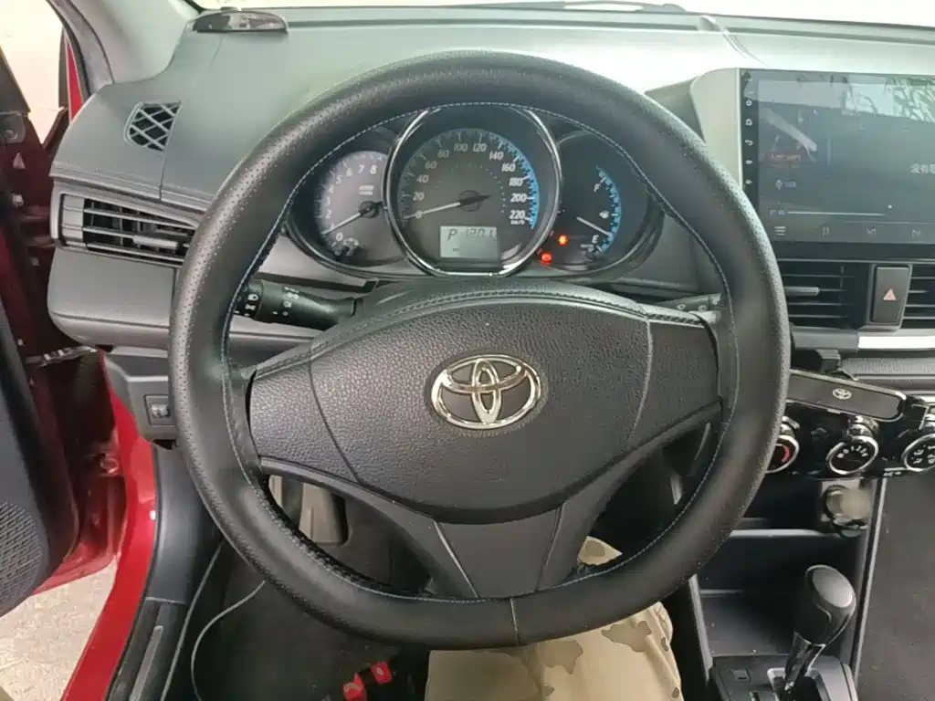 Toyota Yaris L 2019 — фото 11