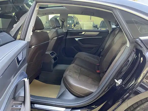 Audi A7L 2024