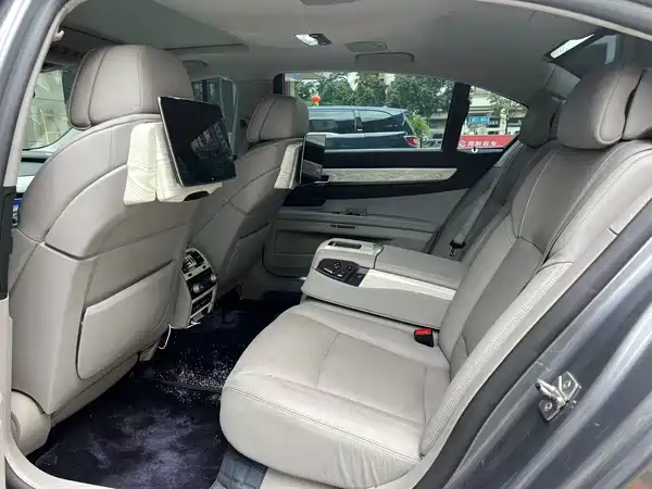 BMW 7 Series 2009