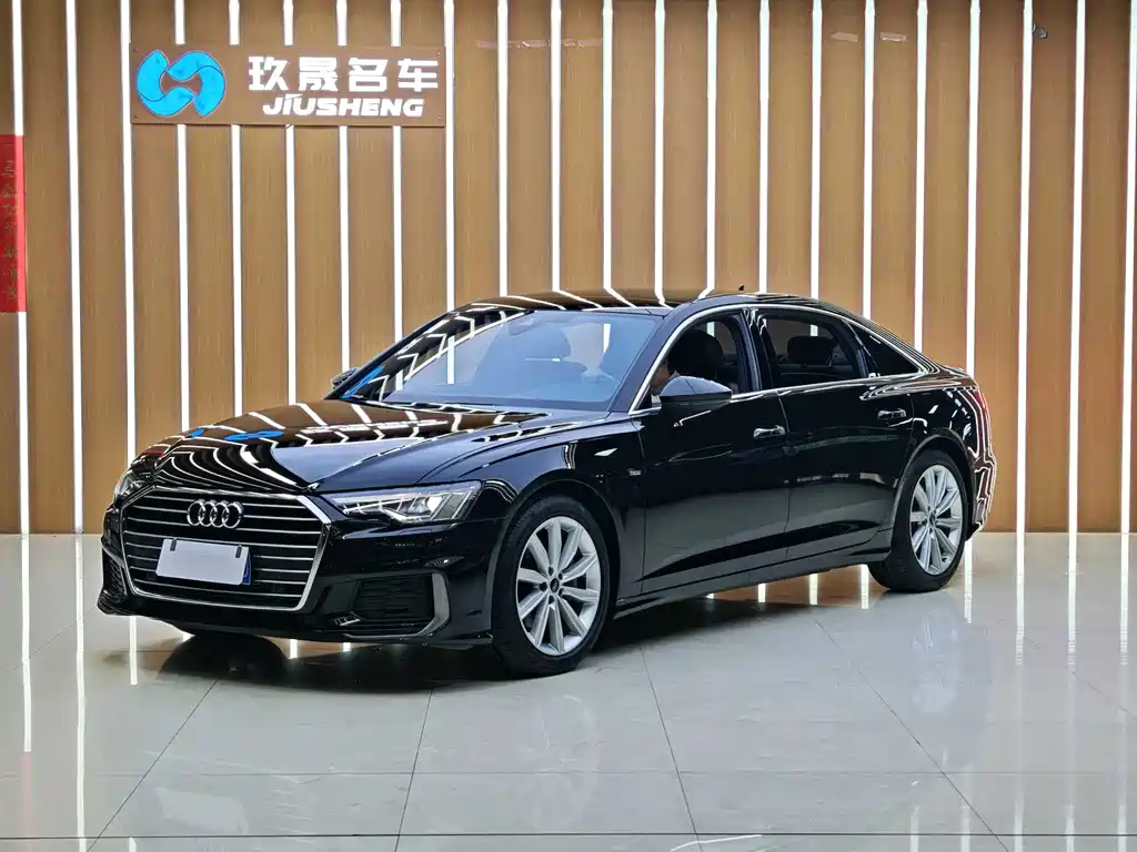 Audi A6L 2022 — фото 1