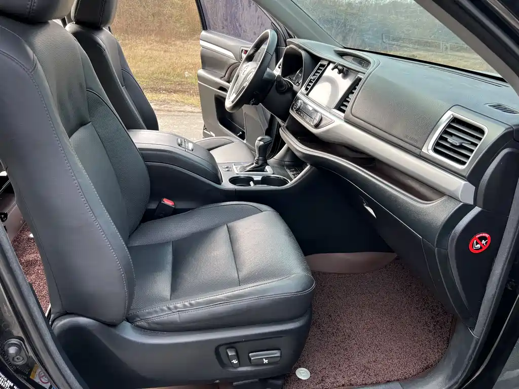 Toyota Highlander 2018 — фото 15