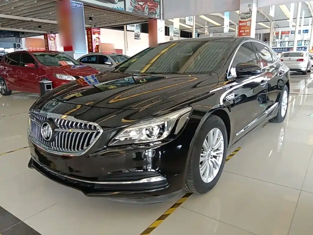 Buick LaCrosse 2017 — фото 2