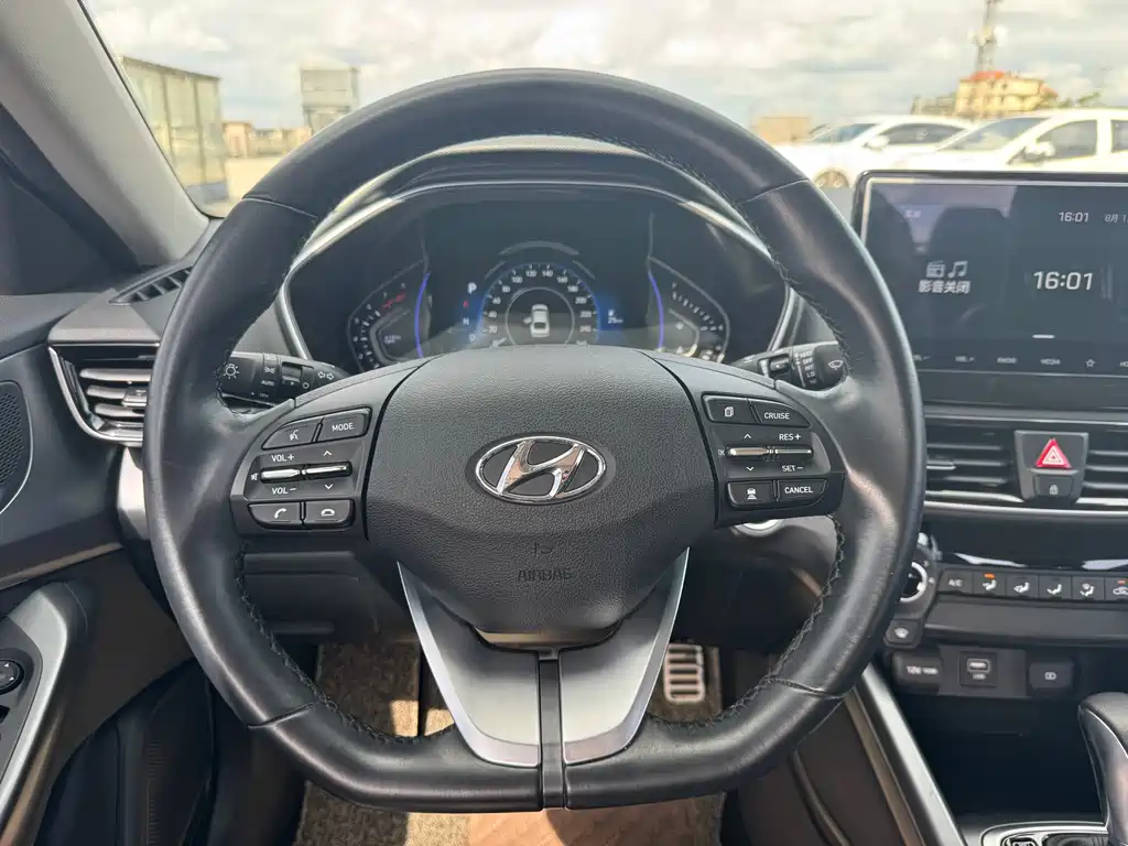 Hyundai Festa 2019 — фото 11