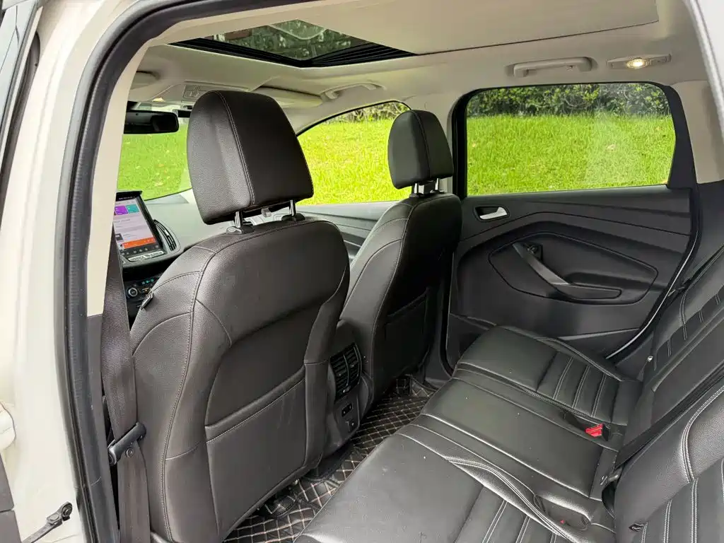 Ford Kuga 2019 — фото 11