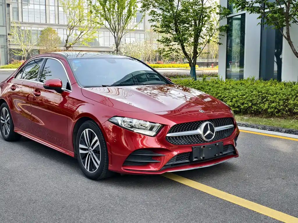 Mercedes-Benz A-Class 2019 — фото 3