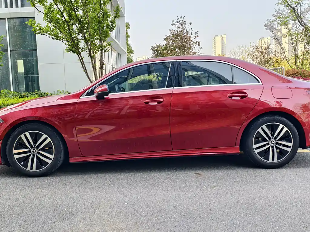 Mercedes-Benz A-Class 2019 — фото 9