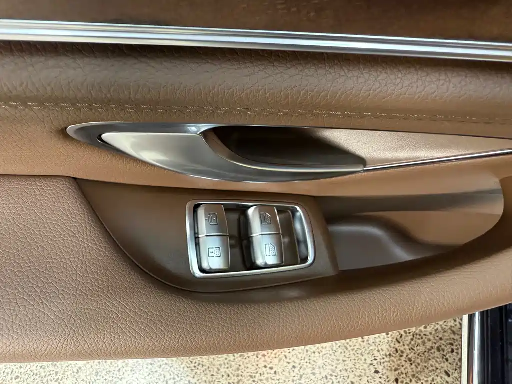 Mercedes-Benz E-Class 2023 — фото 22