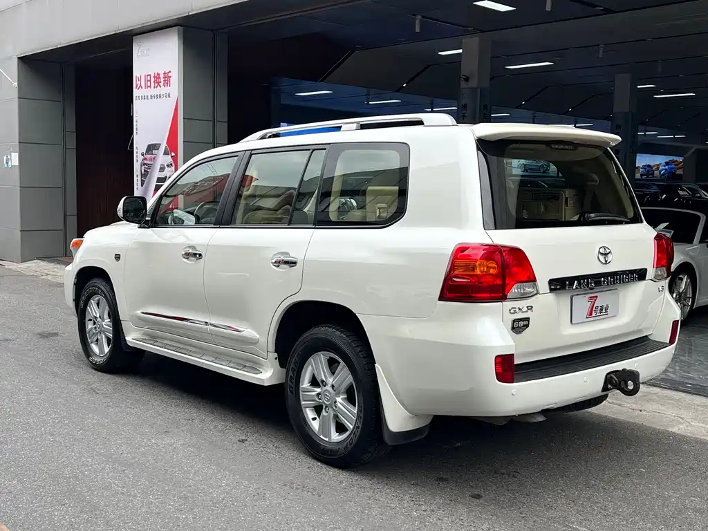 Toyota Land Cruiser 2017 — фото 5
