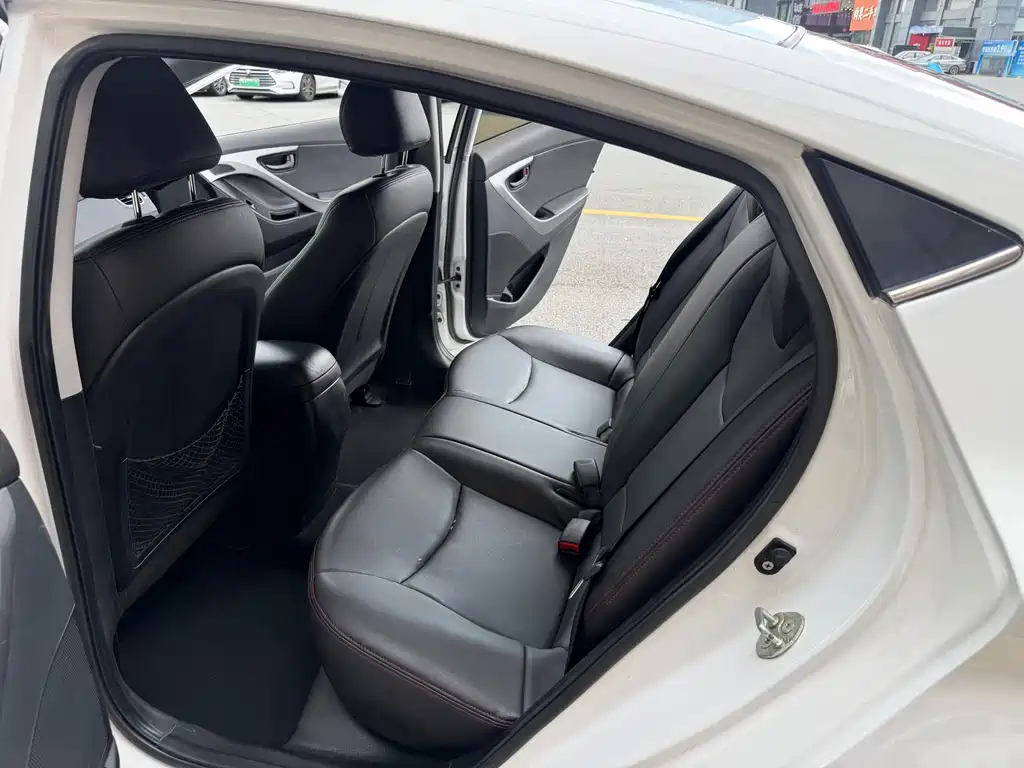 Hyundai Elantra Langdong 2017 — фото 20