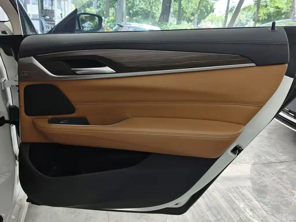 BMW 6 Series GT 2019 — фото 9