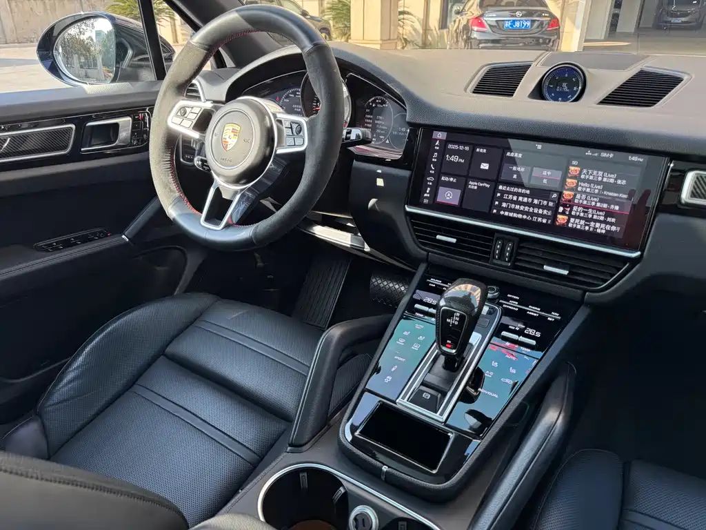 Porsche Cayenne 2019 — фото 20